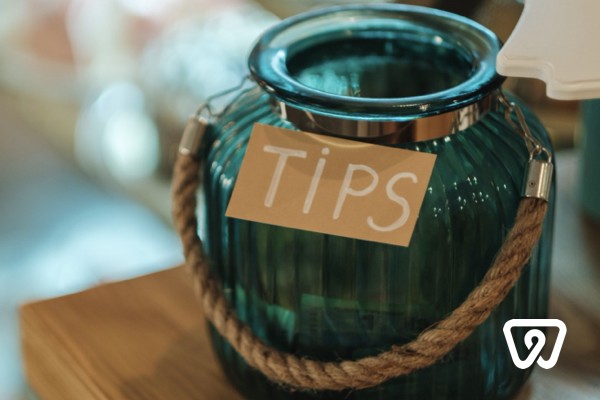 Do Tips Have to Be Taxed? (Trinkgeld versteuern)